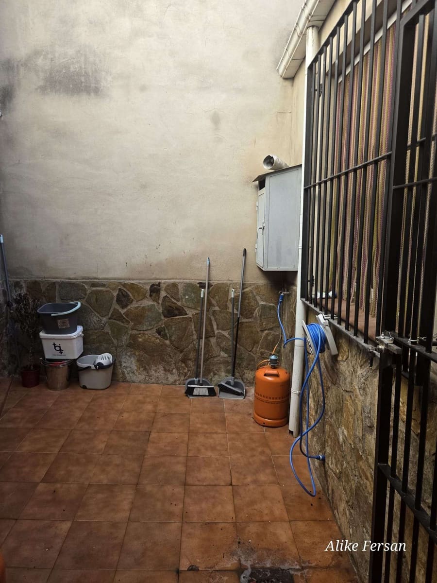 6 Zimmer Villa zu verkaufen in Alicante / Alacant Stadt - 250.000 € (Ref: 9714057)