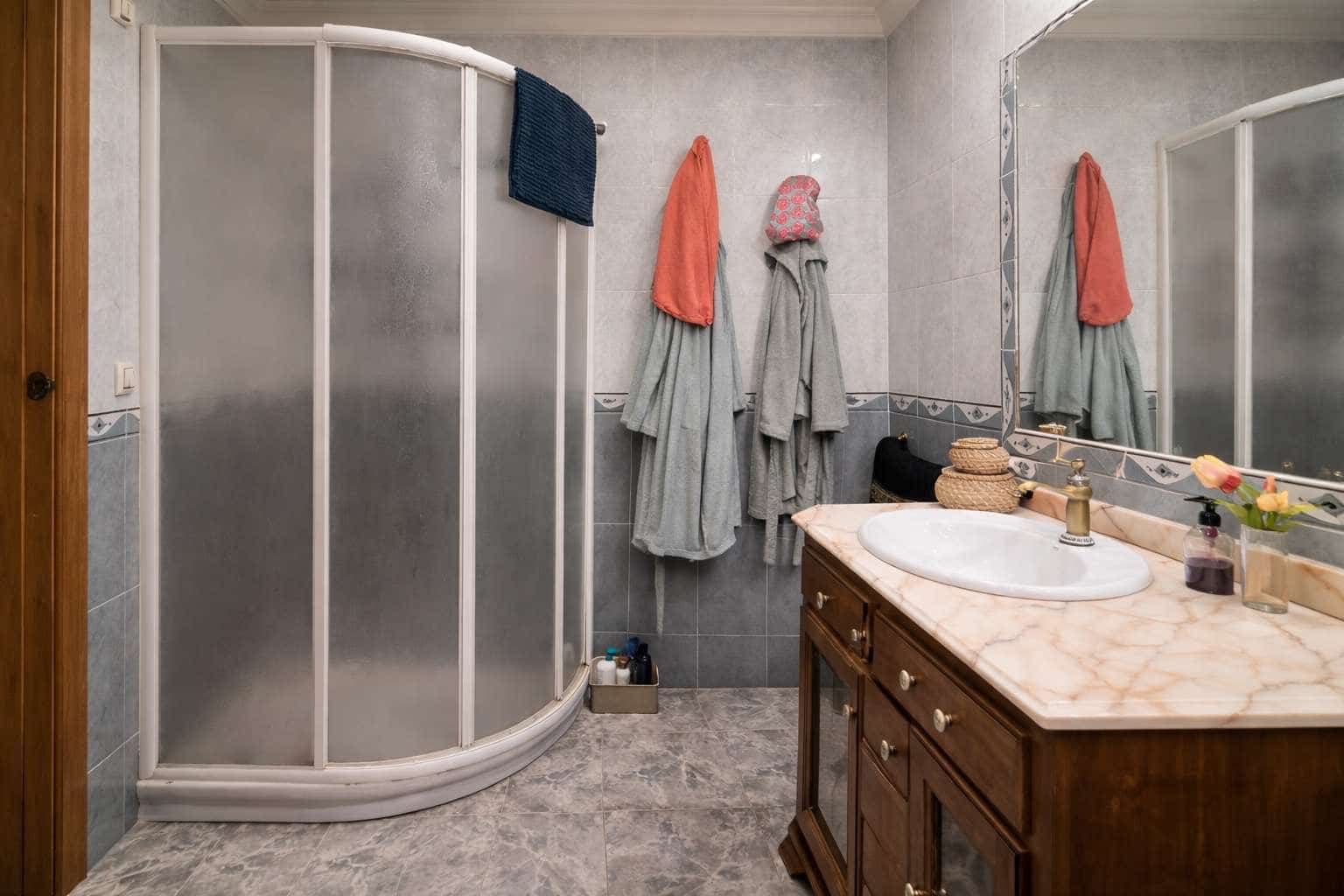 6 Zimmer Villa zu verkaufen in Alicante / Alacant Stadt - 250.000 € (Ref: 9714057)