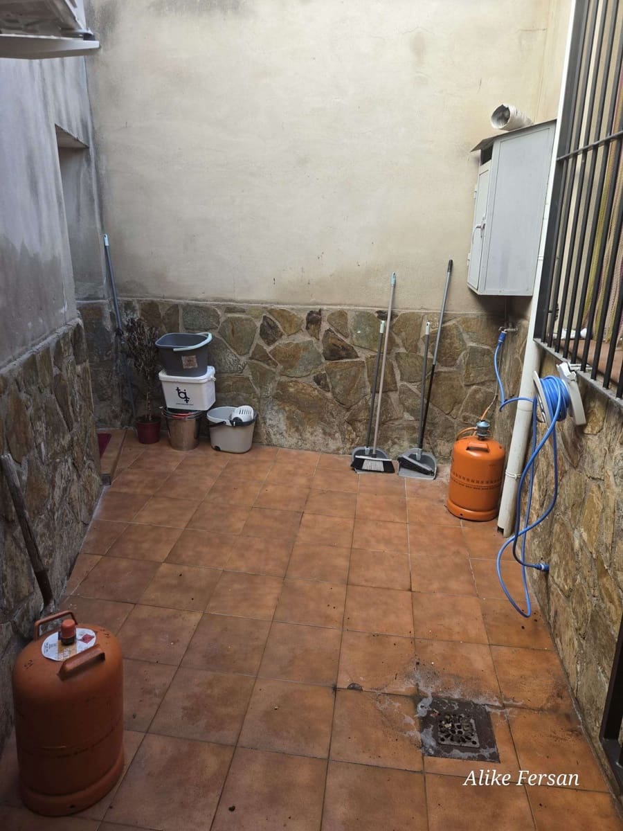 6 Zimmer Villa zu verkaufen in Alicante / Alacant Stadt - 250.000 € (Ref: 9714057)