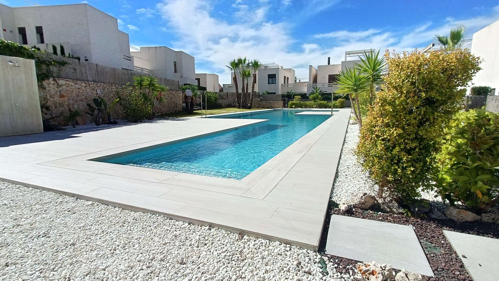 2 soveværelse Lejlighed til salg i Algorfa med swimmingpool - € 245.000 (Ref: 9724981)