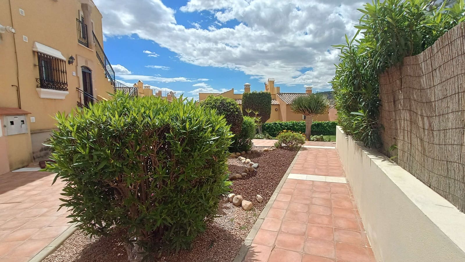 2 makuuhuone Huoneisto myytävänä paikassa Algorfa mukana uima-altaan 
autotalli - 190 000 € (Ref: 9776877)