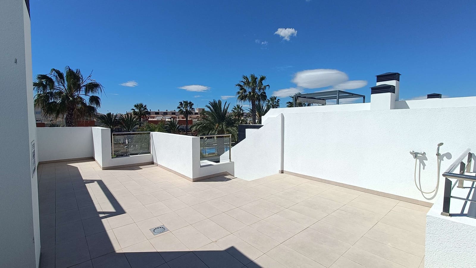 3 soverom Hus til salgs i Villamartin med svømmebasseng garasje - € 375 000 (Ref: 9777241)