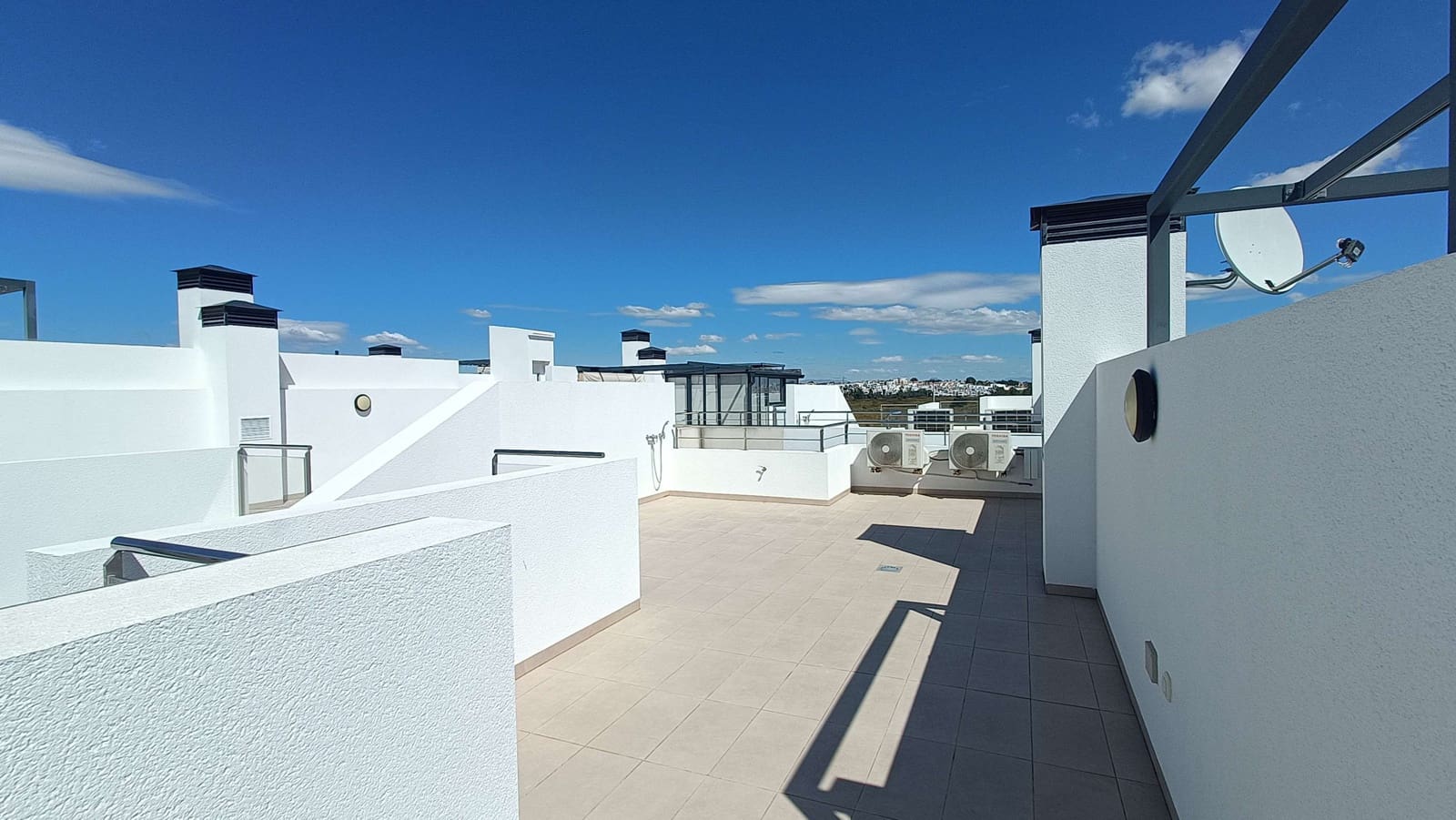 3 soverom Hus til salgs i Villamartin med svømmebasseng garasje - € 375 000 (Ref: 9777241)