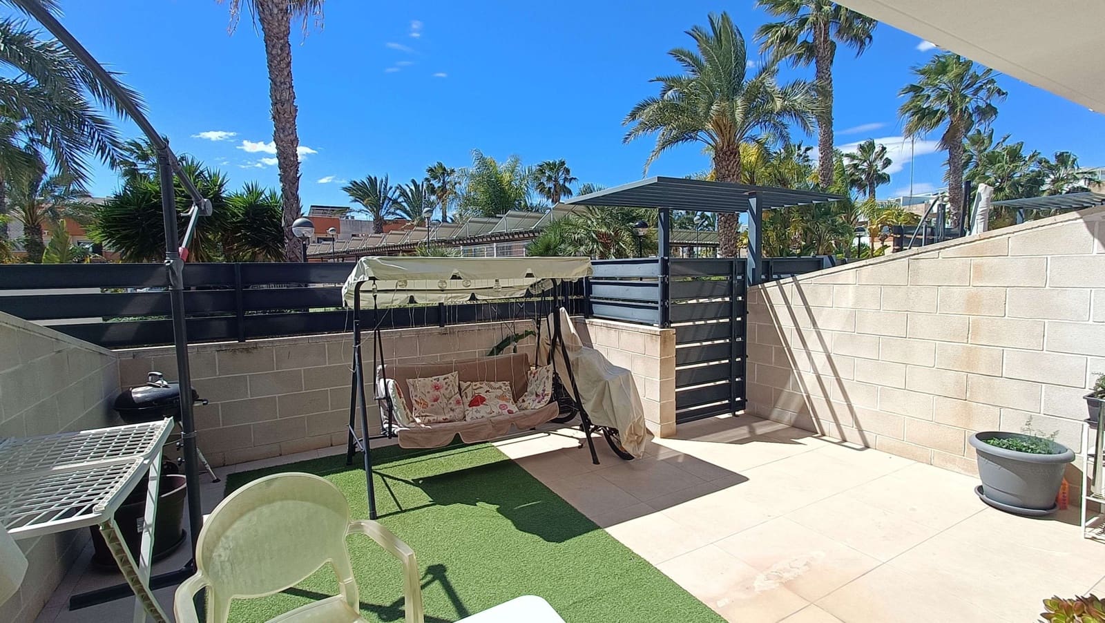 3 soverom Hus til salgs i Villamartin med svømmebasseng garasje - € 375 000 (Ref: 9777241)