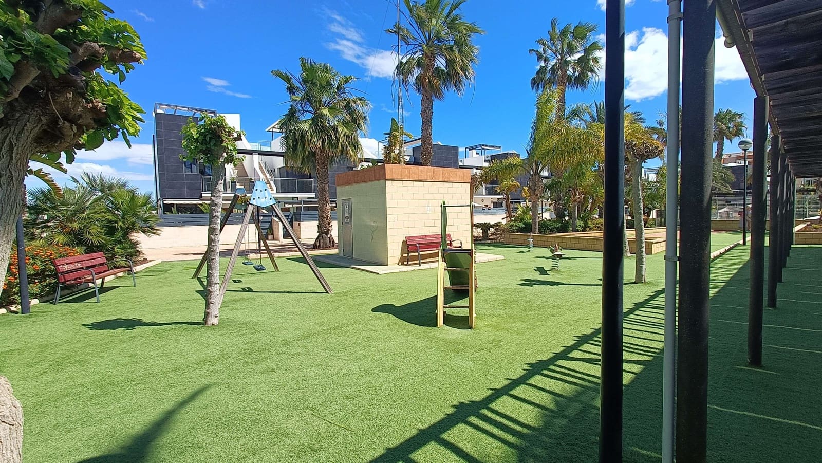 3 soverom Hus til salgs i Villamartin med svømmebasseng garasje - € 375 000 (Ref: 9777241)