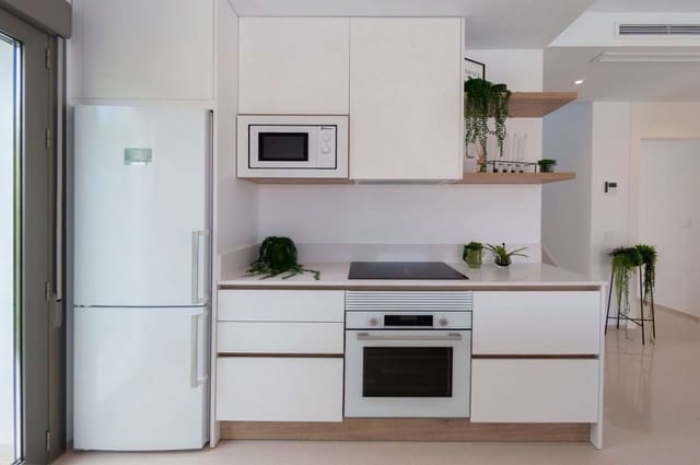 3 sypialnia Willa na sprzedaż w Centro, Los Alcázares z basenem garażem - 544 841 € (Ref: 9793595)