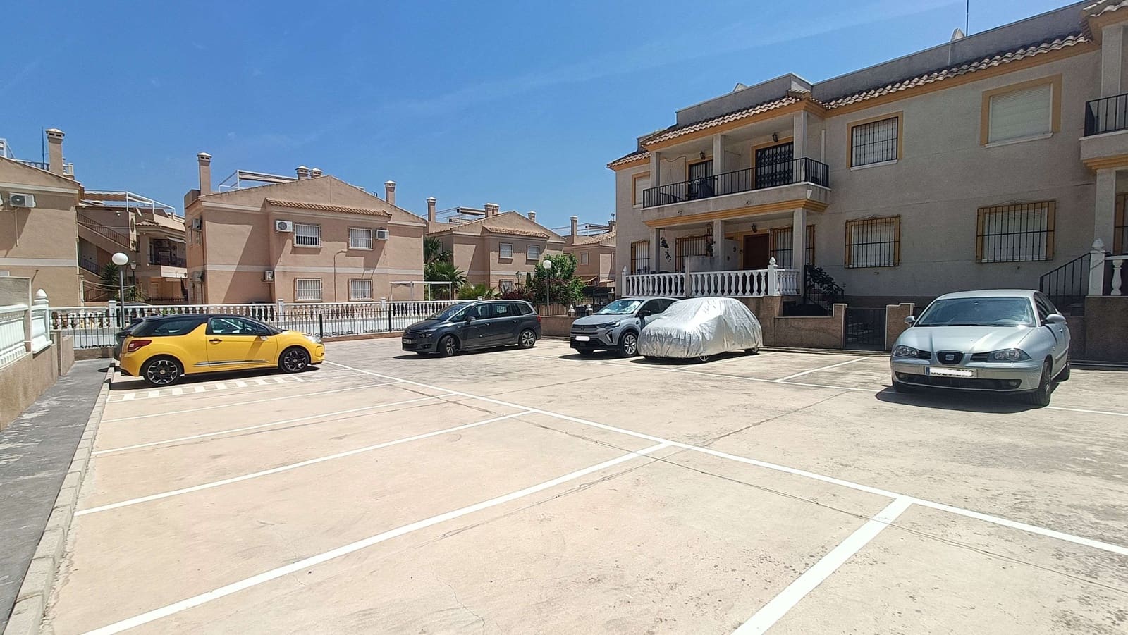 Apartamento de 2 habitaciones en Algorfa en venta con piscina garaje - 139.995 € (Ref: 9816367)