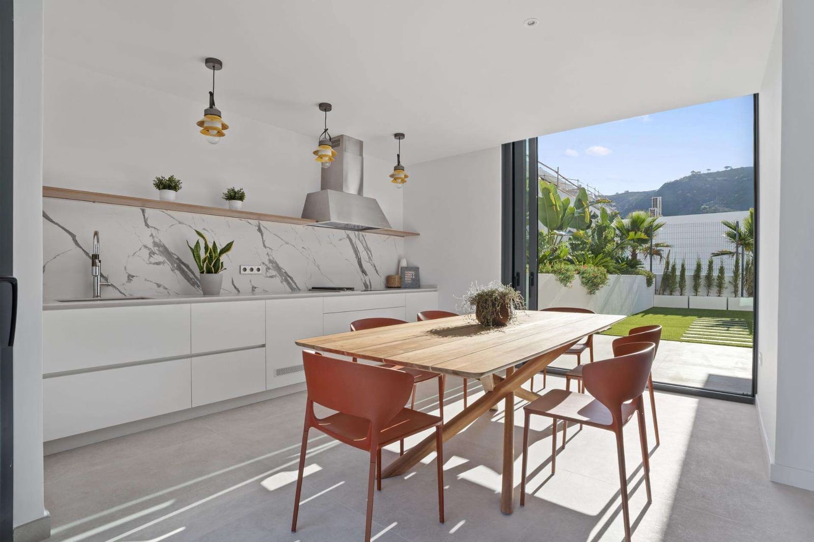 3 quarto Moradia para venda em Benidorm com piscina - 1 160 000 € (Ref: 9879749)