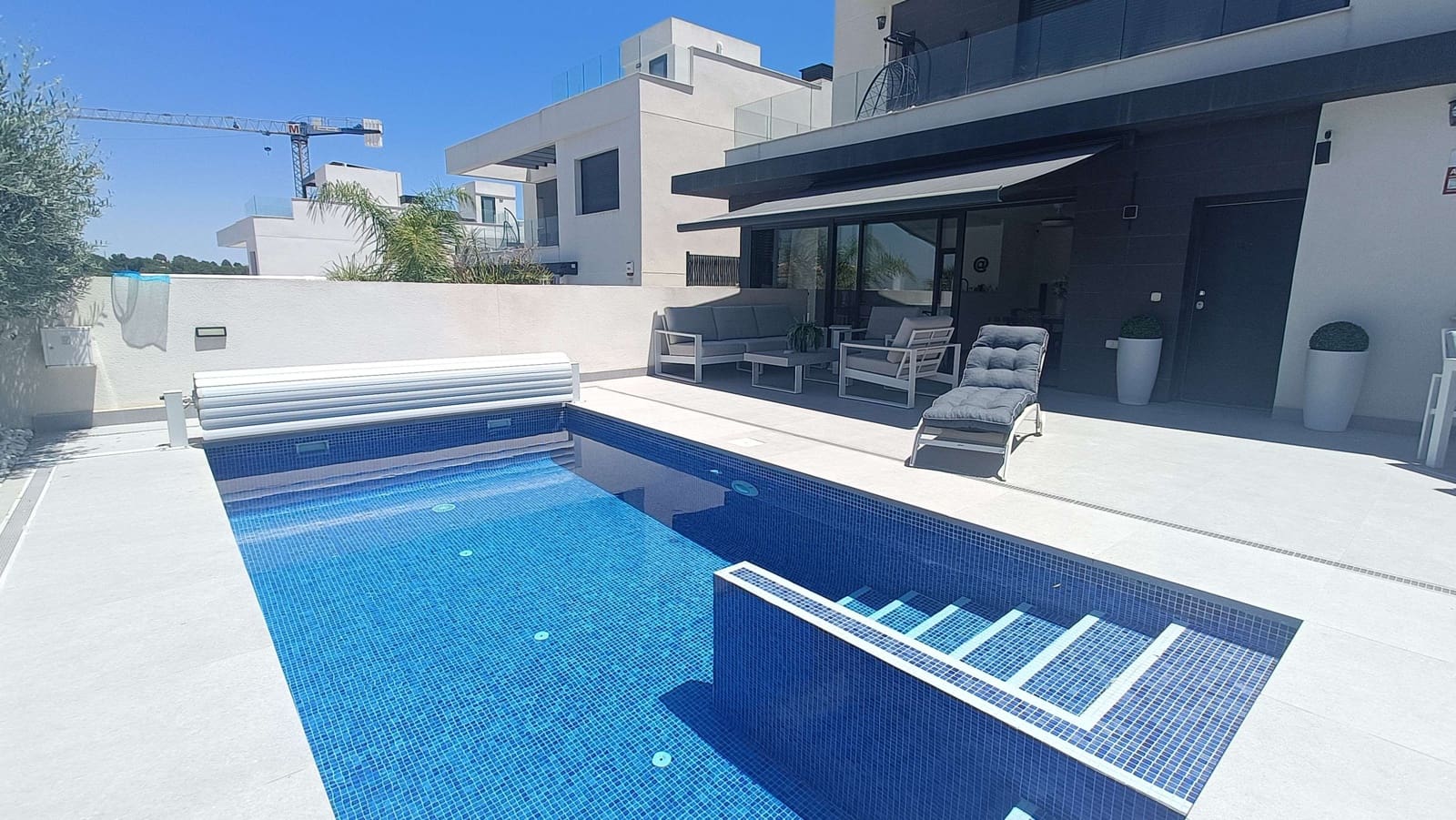 4 soverom Villa til salgs i Algorfa med svømmebasseng garasje - € 599 000 (Ref: 9880001)