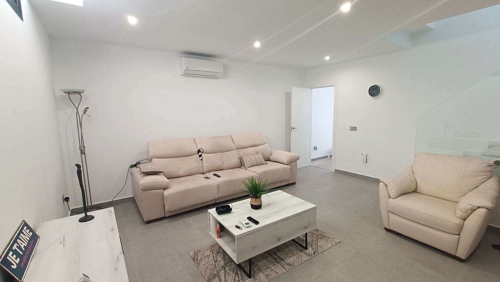 4 soverom Villa til salgs i Algorfa med svømmebasseng garasje - € 599 000 (Ref: 9880001)