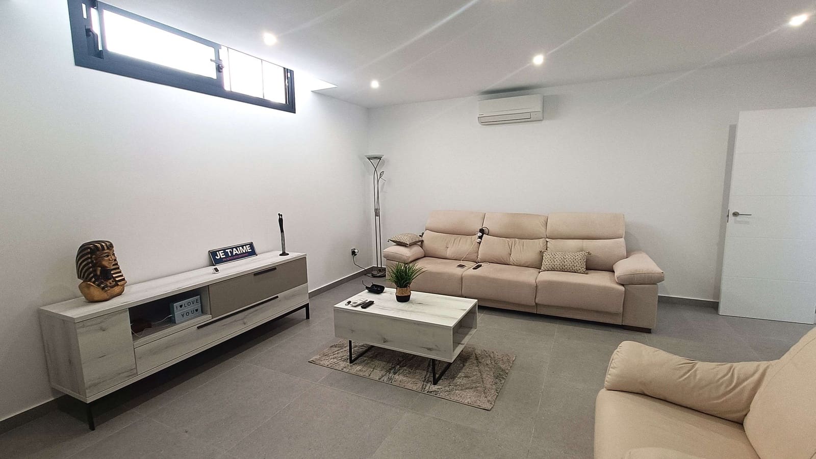 4 soverom Villa til salgs i Algorfa med svømmebasseng garasje - € 599 000 (Ref: 9880001)