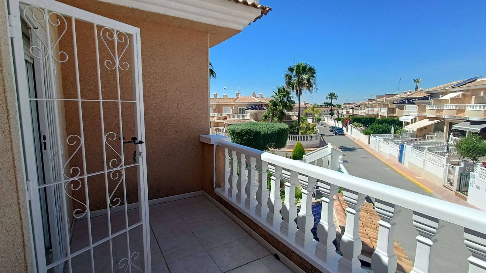 3 bedroom Townhouse for sale in Dona Pepa with pool - € 299,000 (Ref: 9889263)
