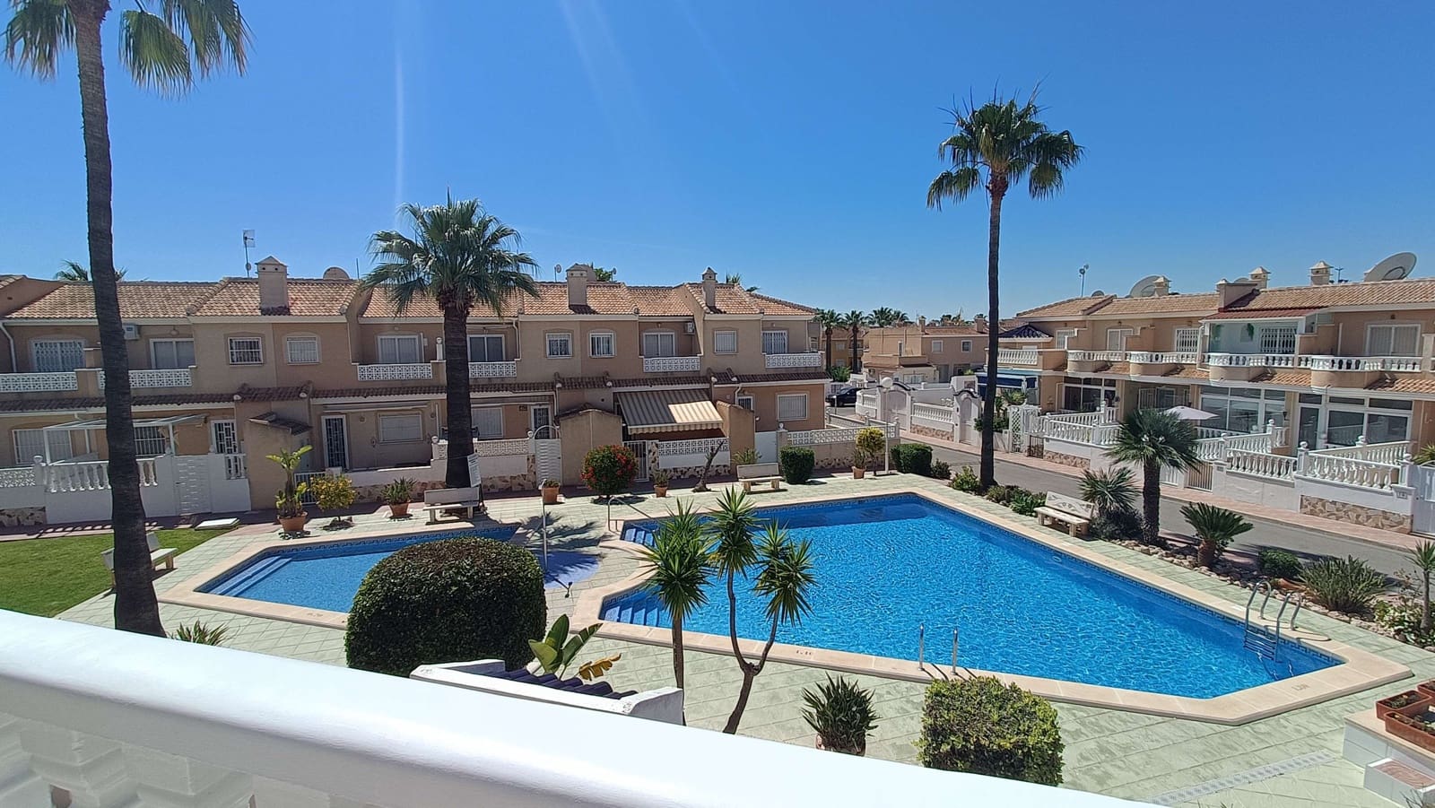 3 bedroom Townhouse for sale in Dona Pepa with pool - € 299,000 (Ref: 9889263)