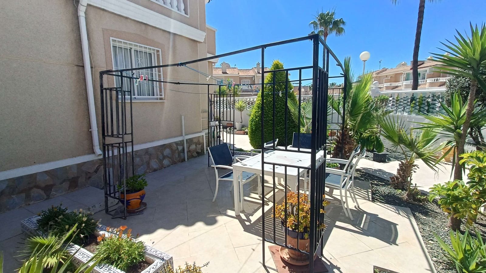 3 bedroom Townhouse for sale in Dona Pepa with pool - € 299,000 (Ref: 9889263)