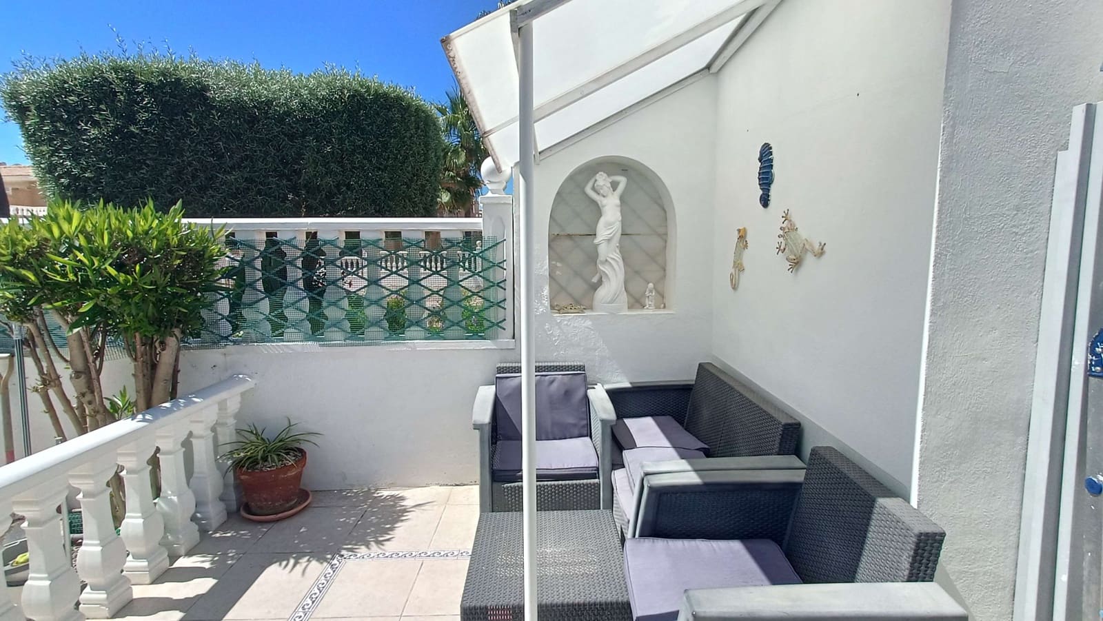3 bedroom Townhouse for sale in Dona Pepa with pool - € 299,000 (Ref: 9889263)
