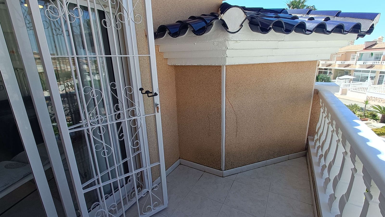 3 bedroom Townhouse for sale in Dona Pepa with pool - € 299,000 (Ref: 9889263)