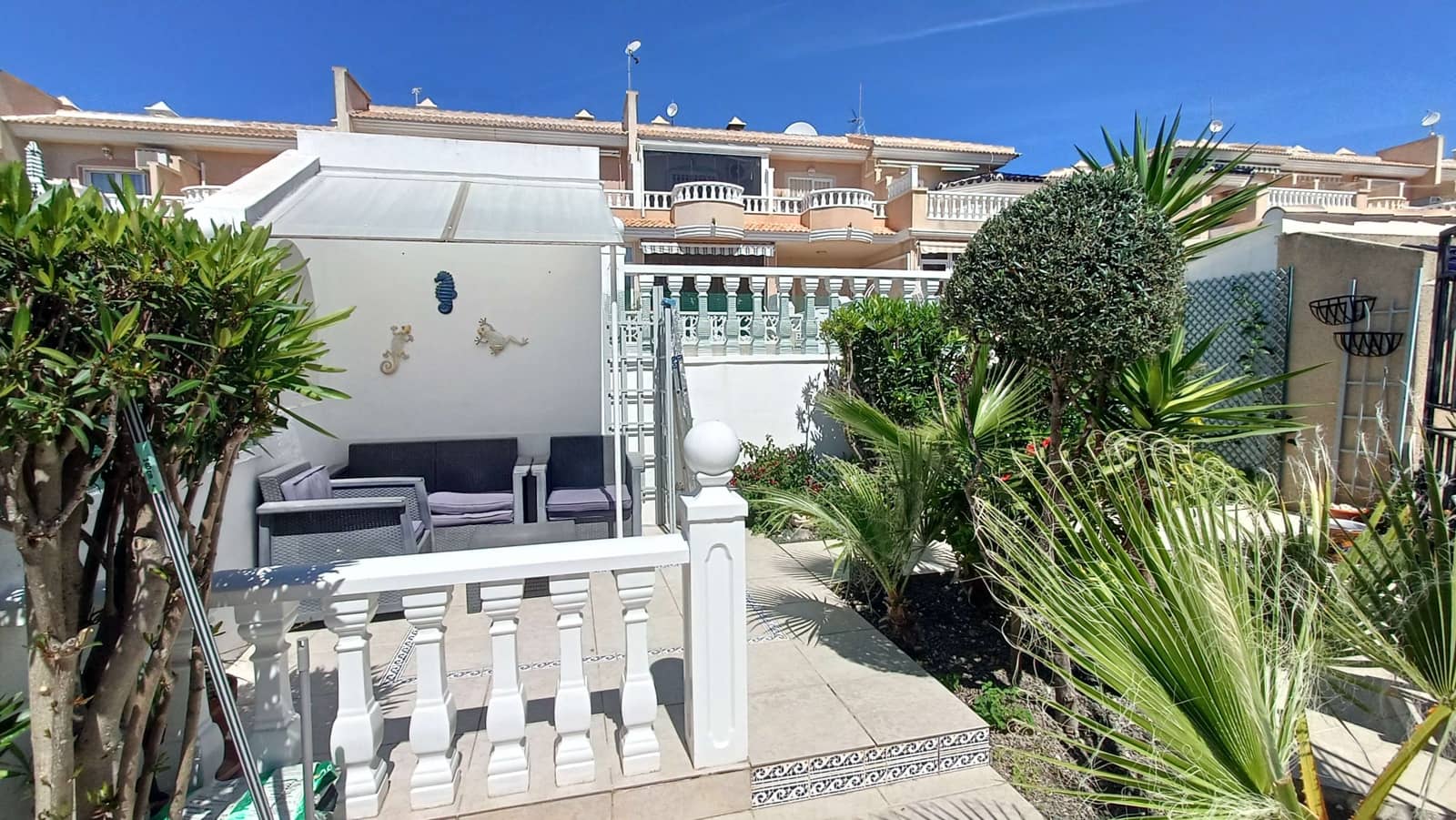 3 bedroom Townhouse for sale in Dona Pepa with pool - € 299,000 (Ref: 9889263)