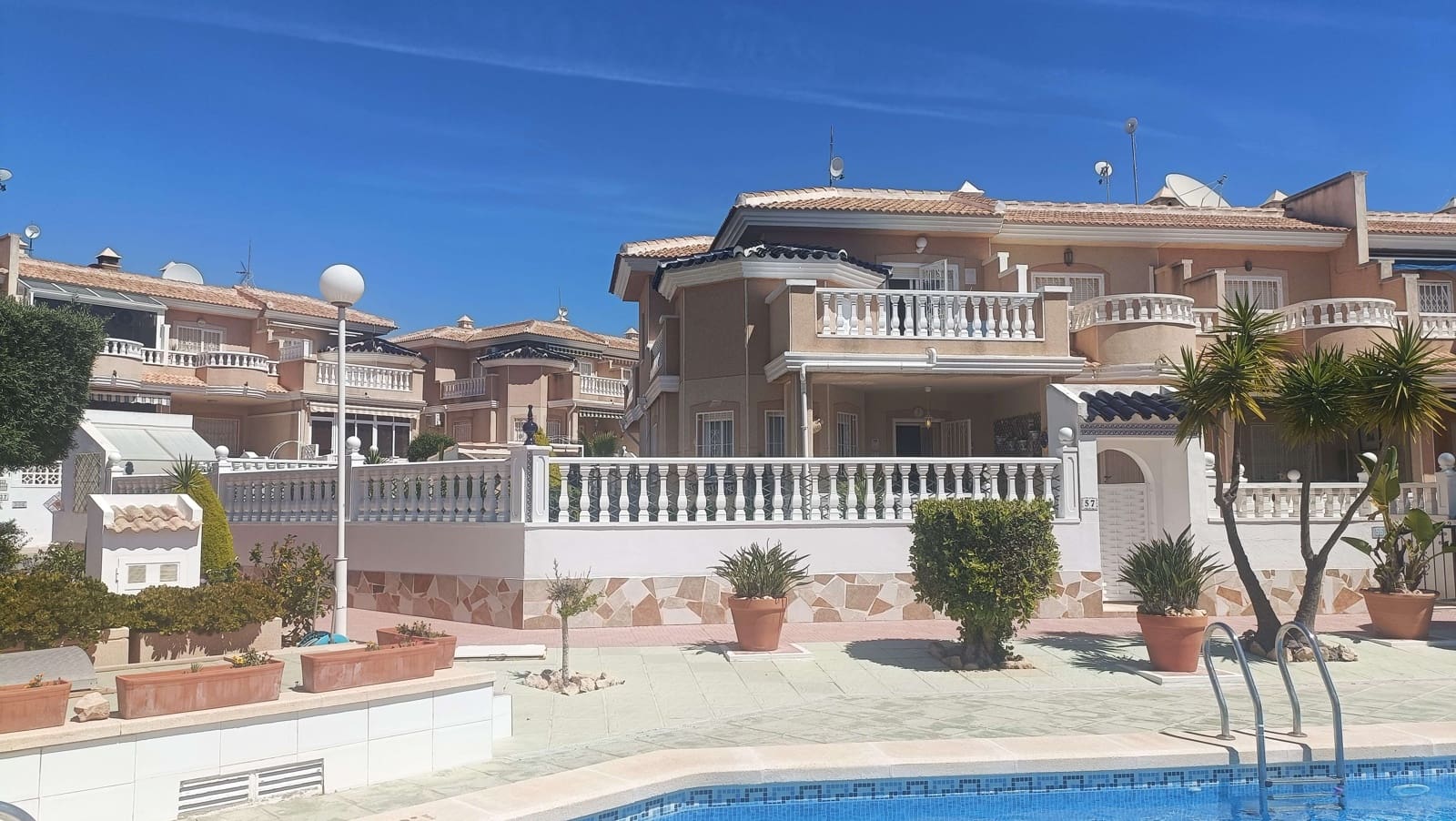 3 bedroom Townhouse for sale in Dona Pepa with pool - € 299,000 (Ref: 9889263)