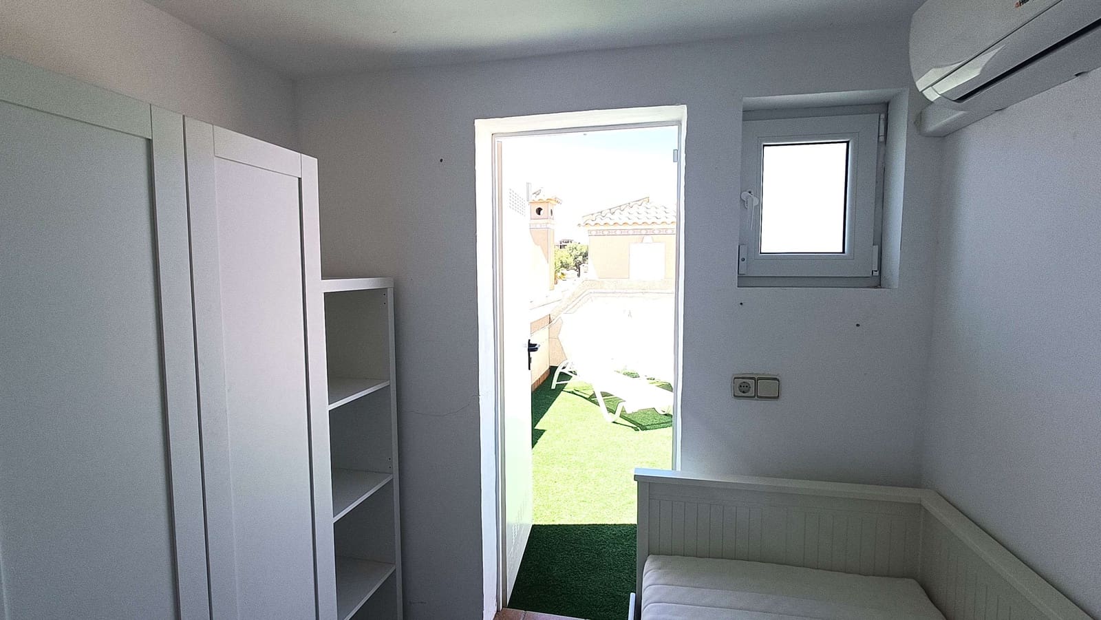 2 chambre Villa/Maison Mitoyenne à vendre à Villamartin avec piscine garage - 269 000 € (Ref: 9911831)