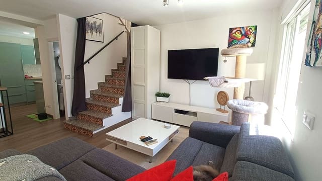 2 chambre Villa/Maison Mitoyenne à vendre à Villamartin, Orihuela avec piscine garage - 269 000 € (Ref: 9911831)