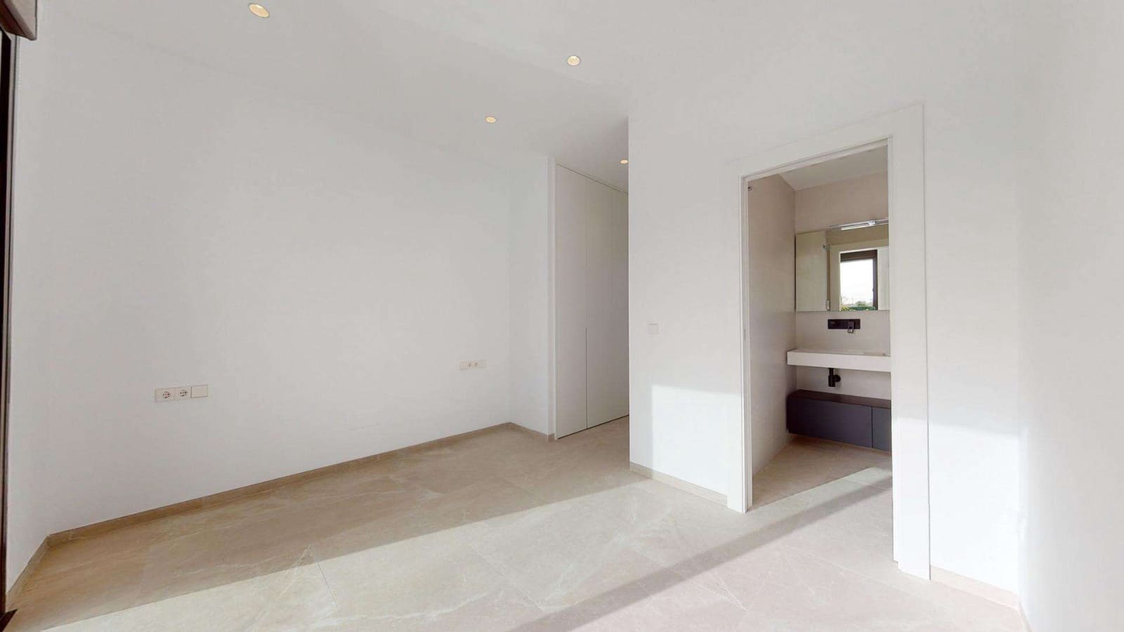 3 slaapkamer Villa te koop in Los Alcazares met zwembad garage - € 739.900 (Ref: 9921149)