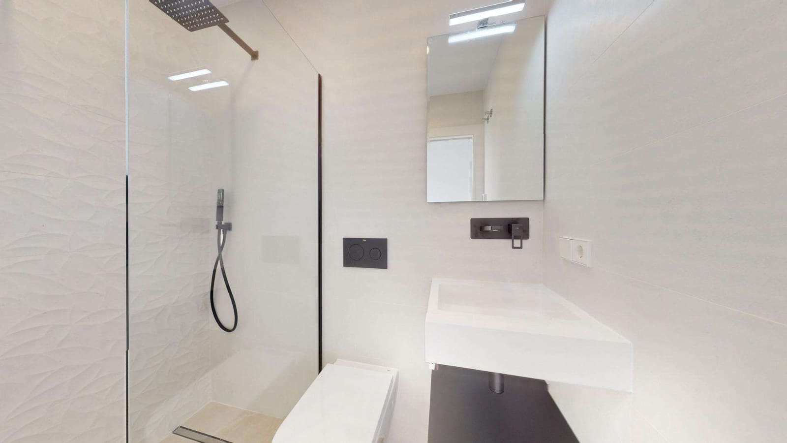 3 slaapkamer Villa te koop in Los Alcazares met zwembad garage - € 739.900 (Ref: 9921149)