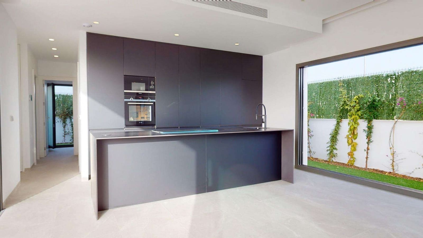3 slaapkamer Villa te koop in Los Alcazares met zwembad garage - € 739.900 (Ref: 9921149)