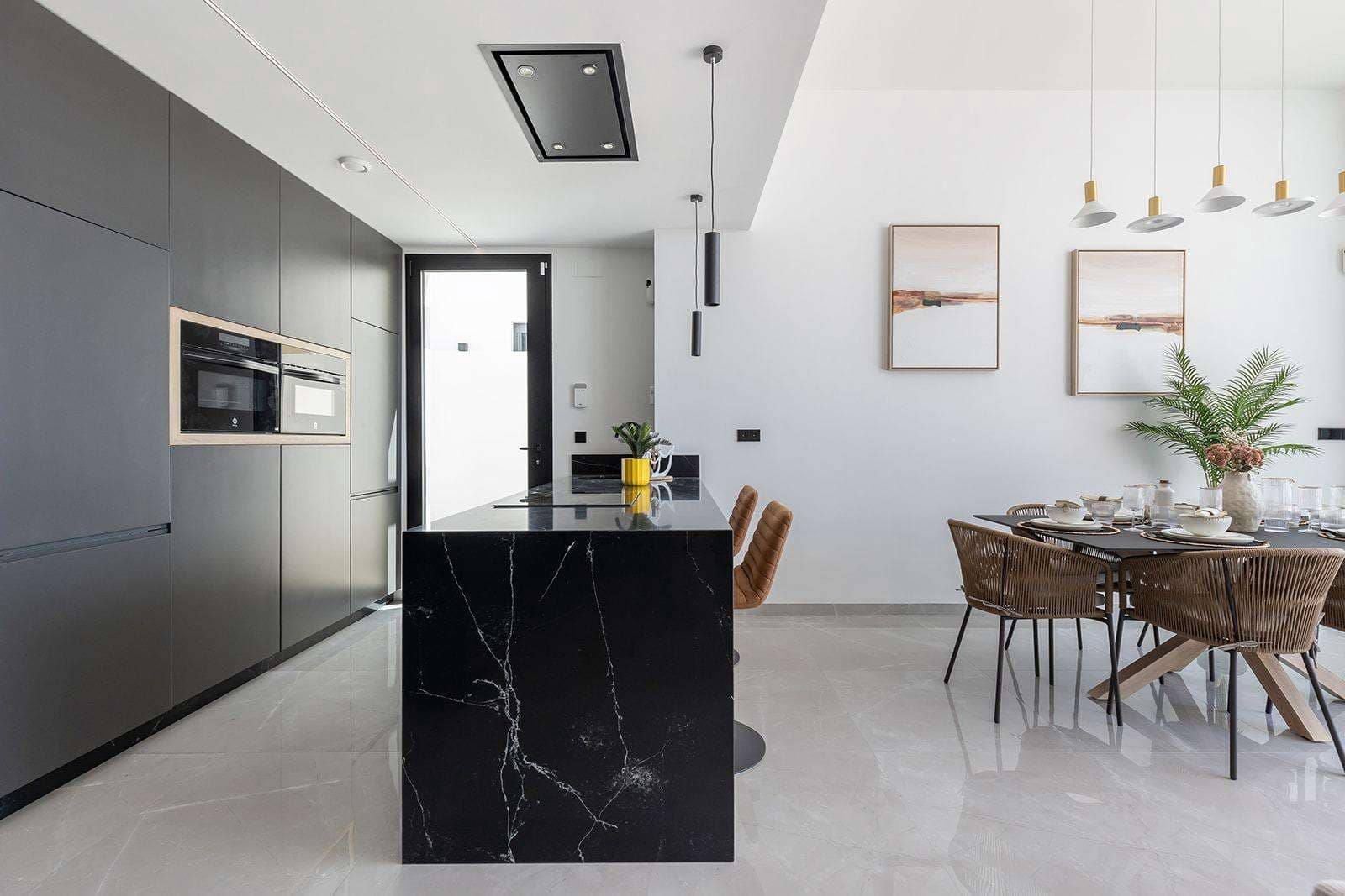 3 chambre Villa/Maison à vendre à Torrevieja avec piscine garage - 700 000 € (Ref: 9921151)