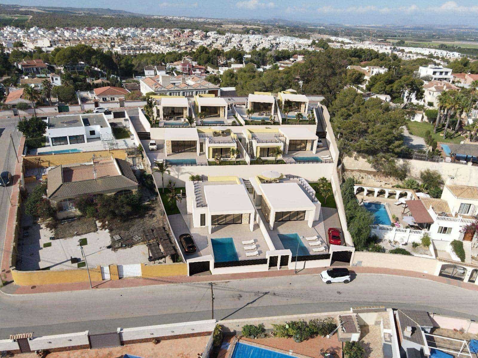 3 chambre Villa/Maison à vendre à Torrevieja avec piscine garage - 700 000 € (Ref: 9921151)