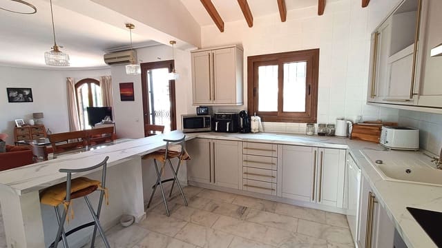 3 soverom Kjedet enebolig til salgs i Algorfa med svømmebasseng garasje - € 449 950 (Ref: 9925084)