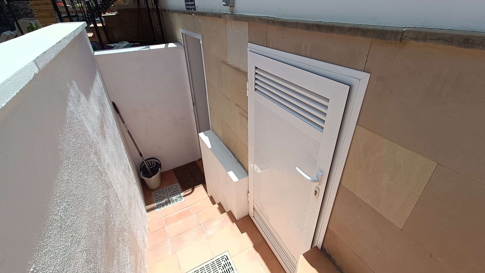 3 bedroom Semi-detached Villa for sale in Algorfa with pool garage - € 449,950 (Ref: 9925084)
