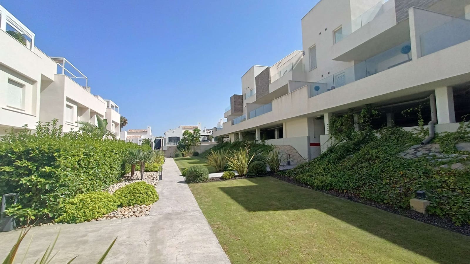 2 slaapkamer Appartement te koop in Algorfa met zwembad garage - € 314.995 (Ref: 9935110)