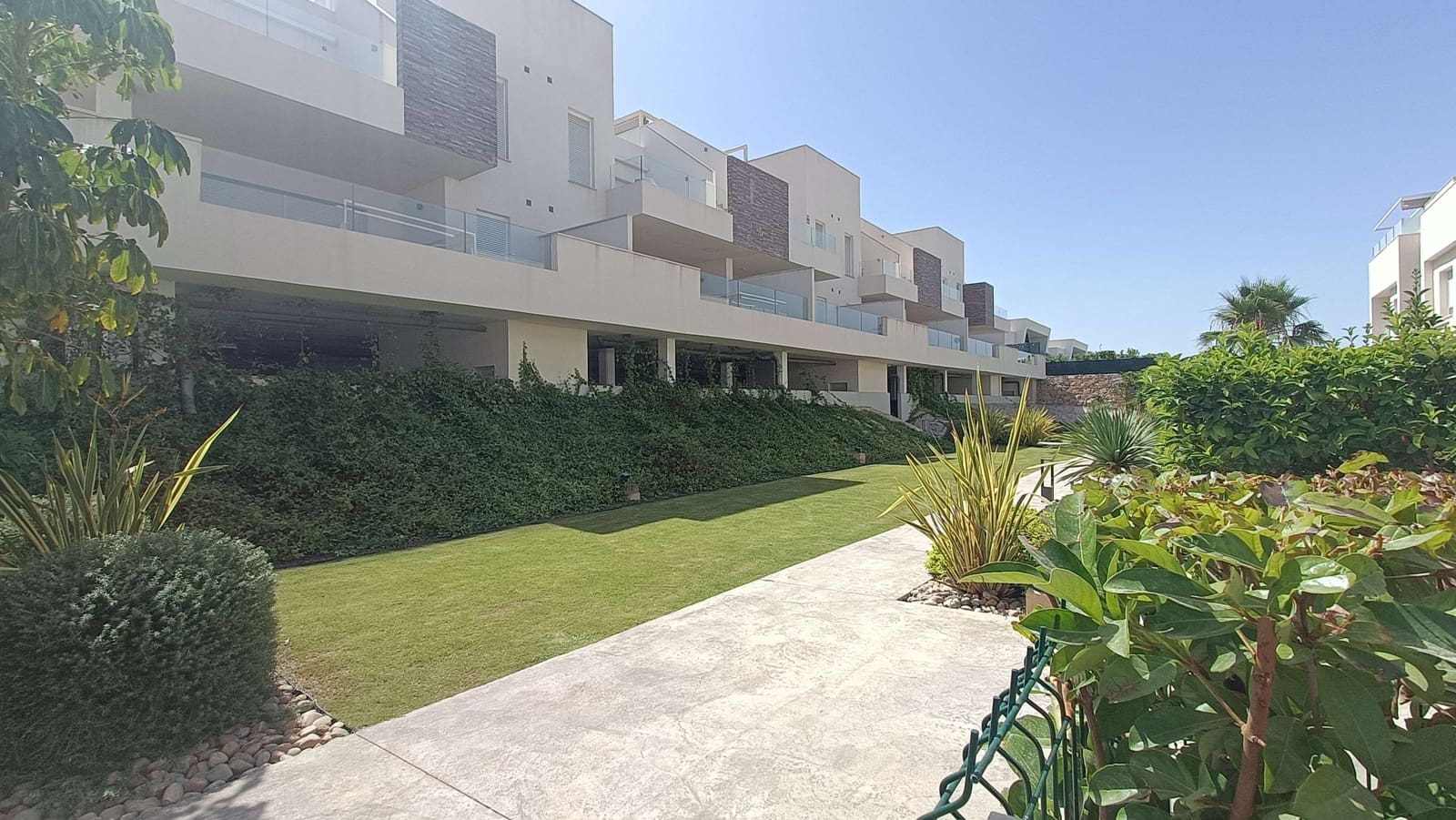 2 slaapkamer Appartement te koop in Algorfa met zwembad garage - € 314.995 (Ref: 9935110)