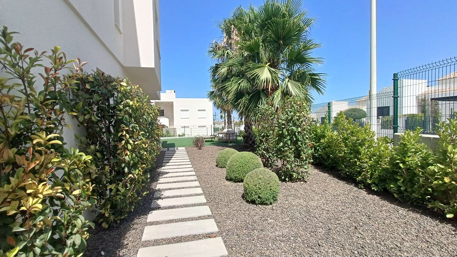 2 slaapkamer Appartement te koop in Algorfa met zwembad garage - € 314.995 (Ref: 9935110)