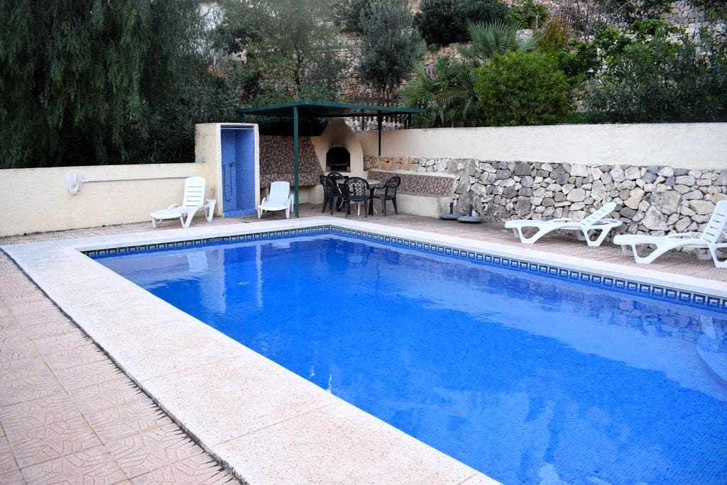 Chalet de 4 habitaciones en Calpe / Calp en venta con piscina garaje - 450.000 € (Ref: 9458411)