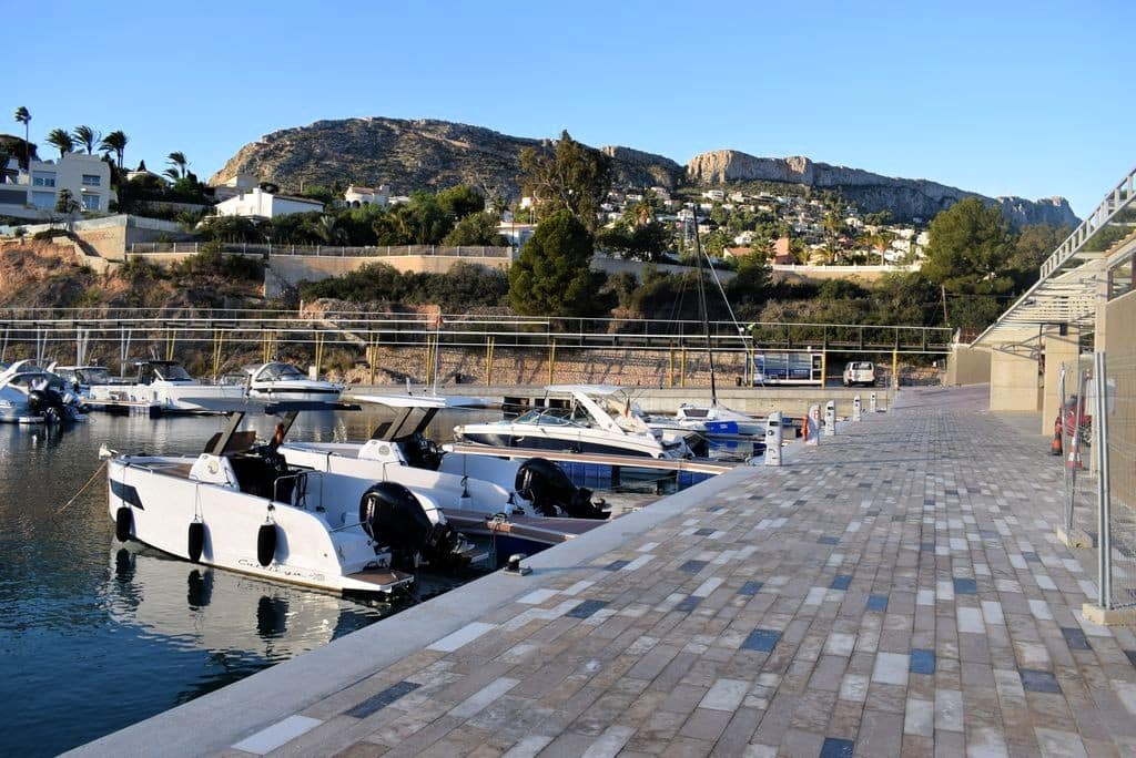 Chalet de 4 habitaciones en Calpe / Calp en venta con piscina garaje - 450.000 € (Ref: 9458411)