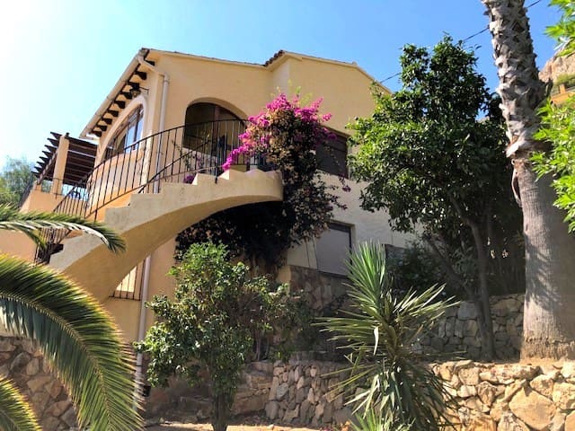 4 bedroom Villa for sale in Calpe / Calp with pool garage - € 450,000 (Ref: 9458411)