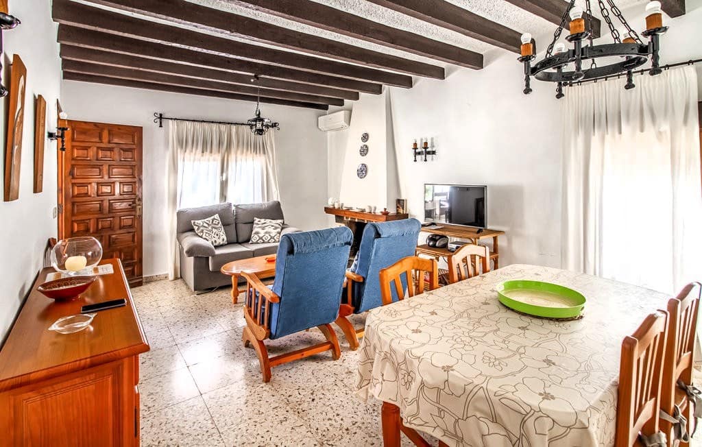 4 bedroom Villa for sale in Calpe / Calp with pool garage - € 450,000 (Ref: 9458411)