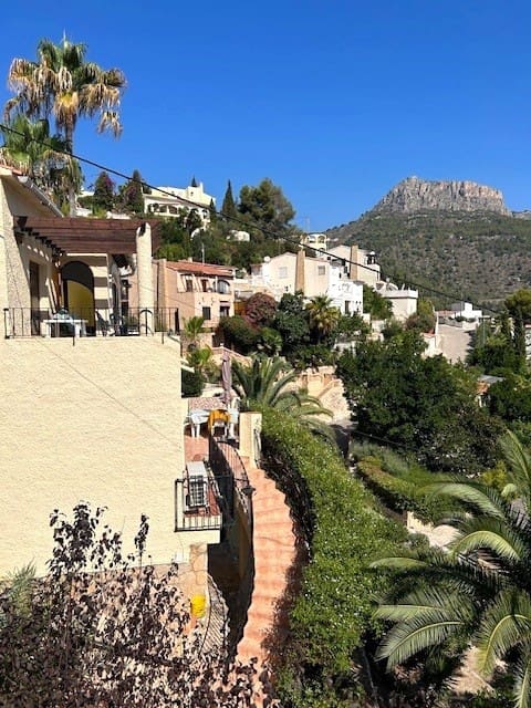 4 bedroom Villa for sale in Calpe / Calp with pool garage - € 450,000 (Ref: 9458411)