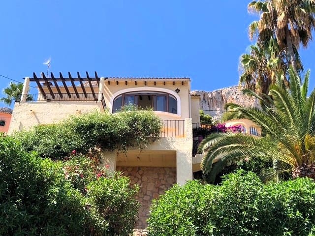 4 bedroom Villa for sale in Calpe / Calp with pool garage - € 450,000 (Ref: 9458411)