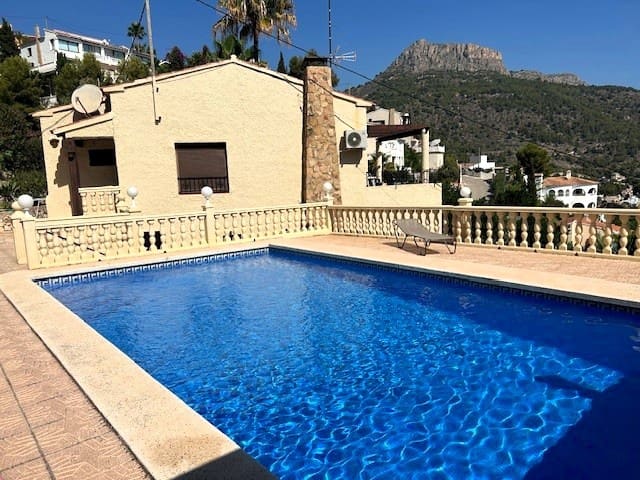 Chalet de 4 habitaciones en Maryvilla, Calpe / Calp en venta con piscina garaje - 450.000 € (Ref: 9458411)