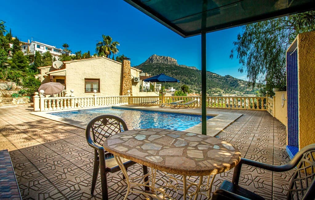 4 bedroom Villa for sale in Calpe / Calp with pool garage - € 450,000 (Ref: 9458411)