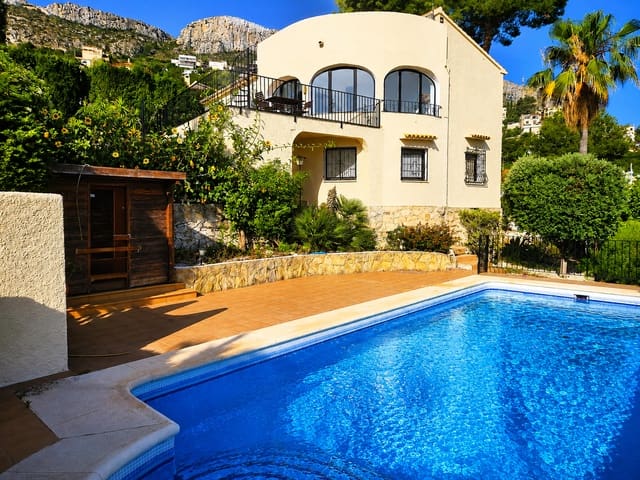 4 slaapkamer Villa te koop in Maryvilla, Calpe / Calp met zwembad garage - € 649.000 (Ref: 9919054)