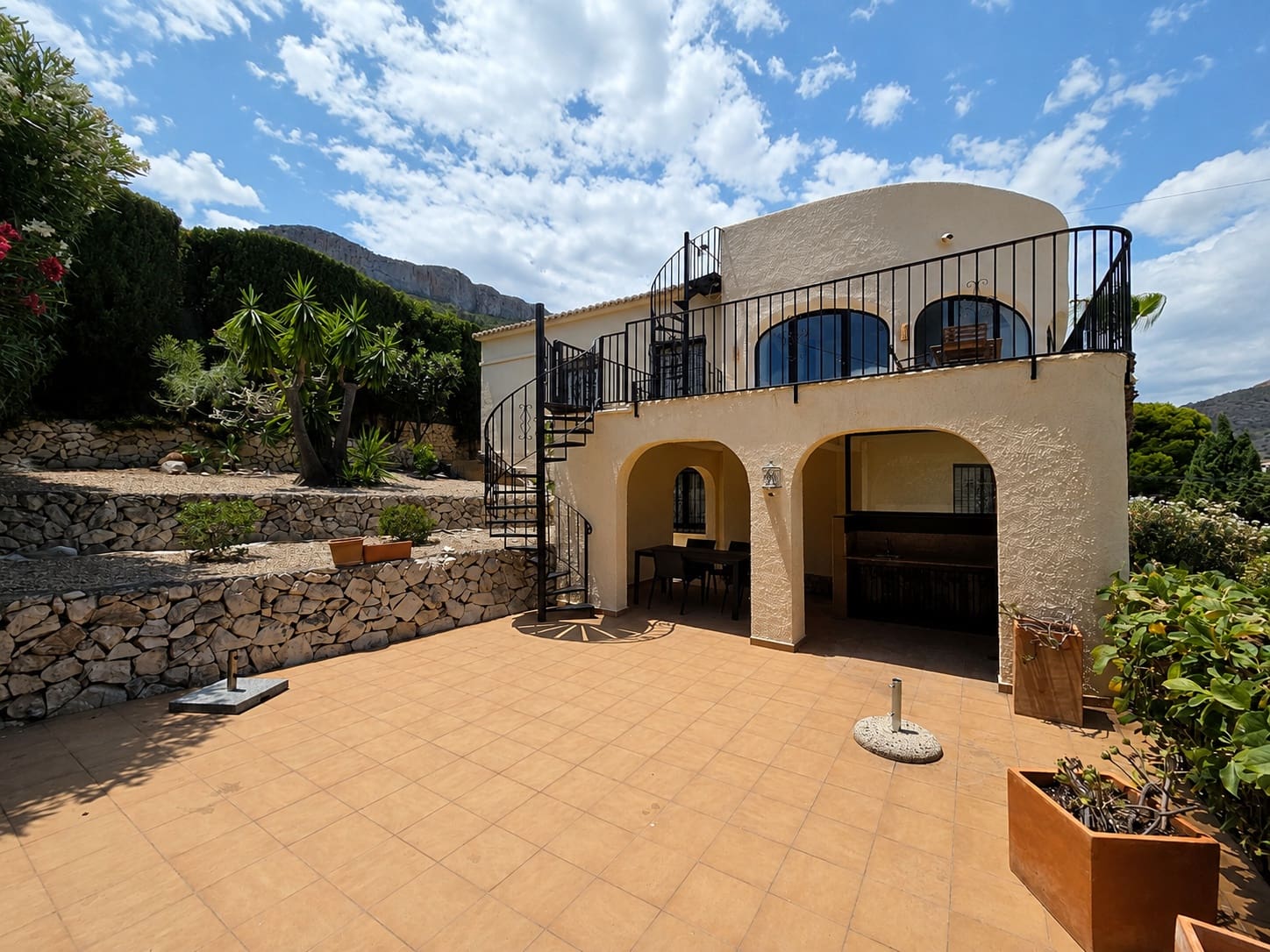 4 soveværelse Villa til salg i Calpe / Calp med swimmingpool garage - € 649.000 (Ref: 9919054)