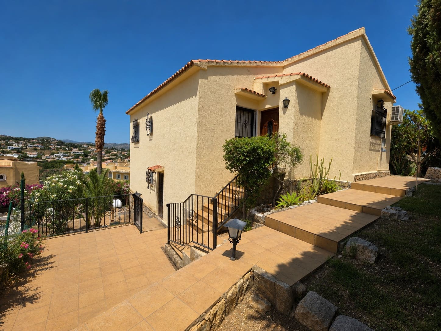 4 soveværelse Villa til salg i Calpe / Calp med swimmingpool garage - € 649.000 (Ref: 9919054)