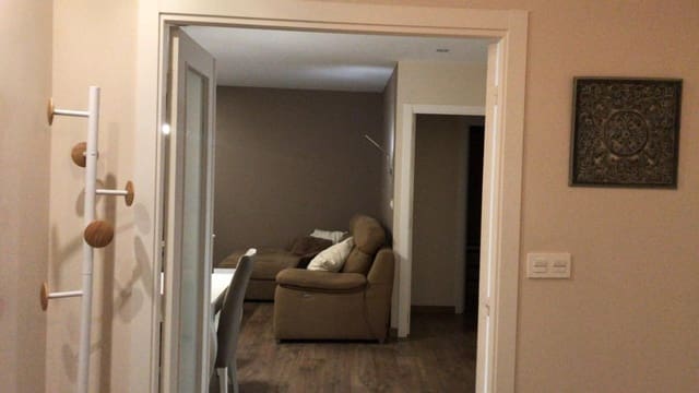 3 slaapkamer Flat te huur in Elche / Elx met garage - € 850 (Ref: 10006376)