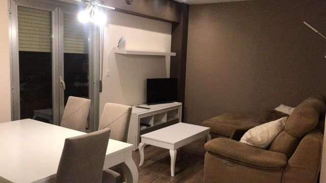3 slaapkamer Flat te huur in Elche / Elx met garage - € 850 (Ref: 10006376)