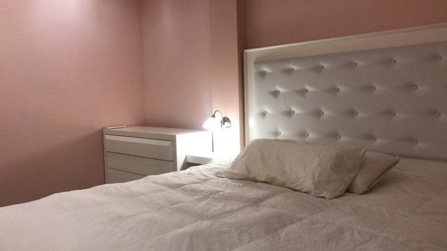 3 slaapkamer Flat te huur in Elche / Elx met garage - € 850 (Ref: 10006376)