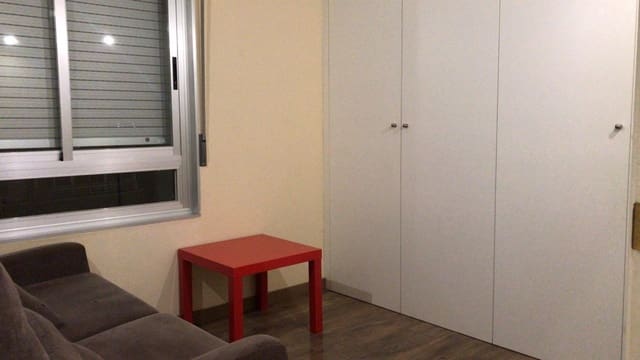 3 slaapkamer Flat te huur in Elche / Elx met garage - € 850 (Ref: 10006376)