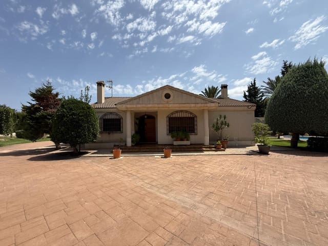 Chalet de 4 habitaciones en Valverde, Elche / Elx en alquiler con piscina garaje - 4.500 € (Ref: 10024297)
